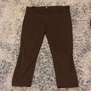 Black GapFit cropped leggings